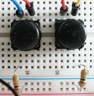 Bottoni su breadboard