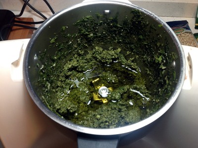 pesto di basilico olio