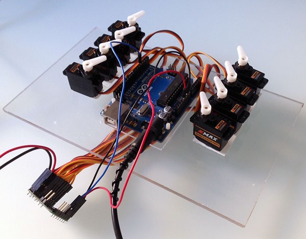 Micro Serial Servo Controller