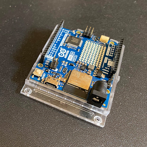 Arduino Uno R4 Wifi cover