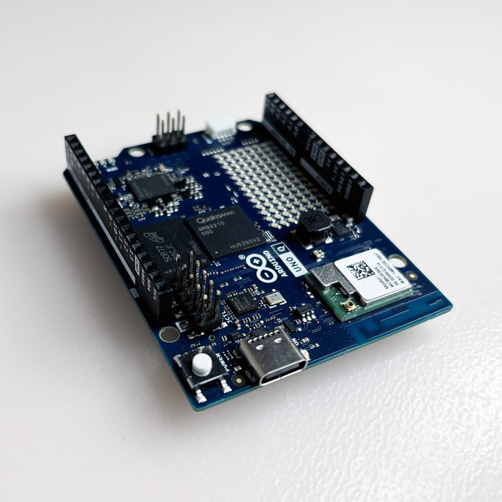 Arduino uno q classic form factor